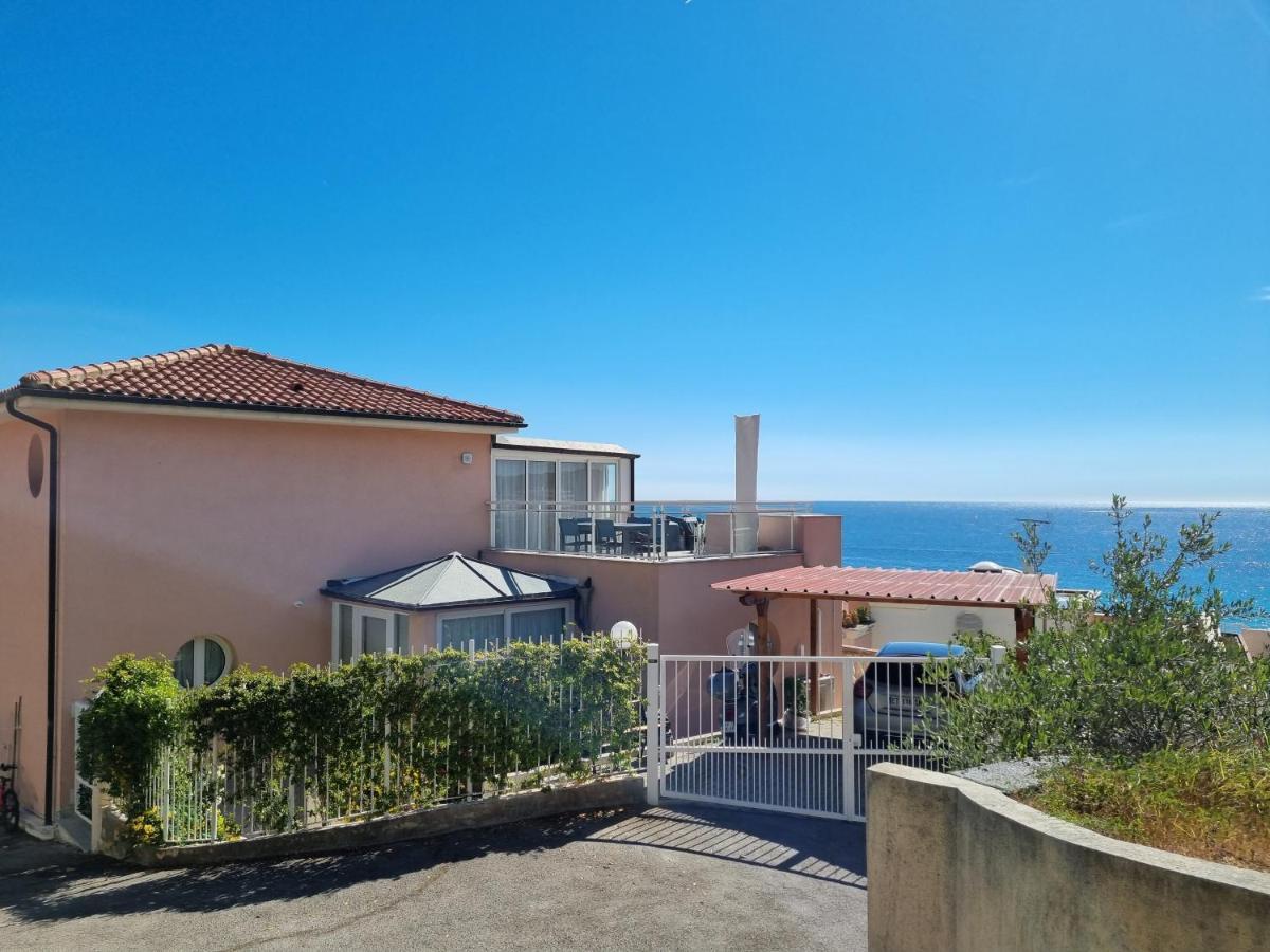Dernier Etage D'Une Maison Roquebrune-Cap-Martin Dış mekan fotoğraf