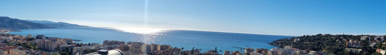Dernier Etage D'Une Maison Roquebrune-Cap-Martin Dış mekan fotoğraf