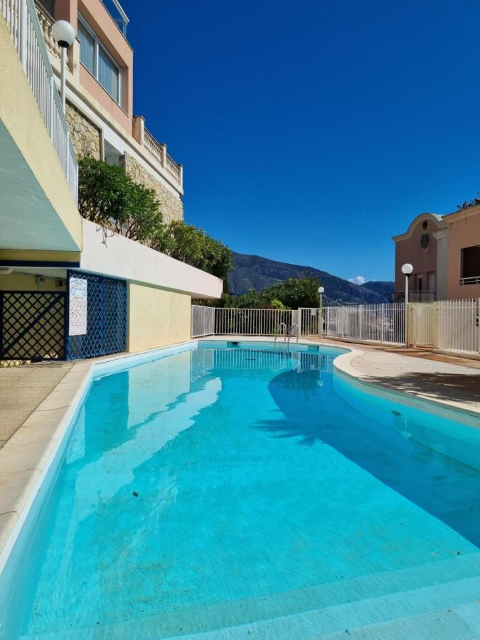 Dernier Etage D'Une Maison Roquebrune-Cap-Martin Dış mekan fotoğraf