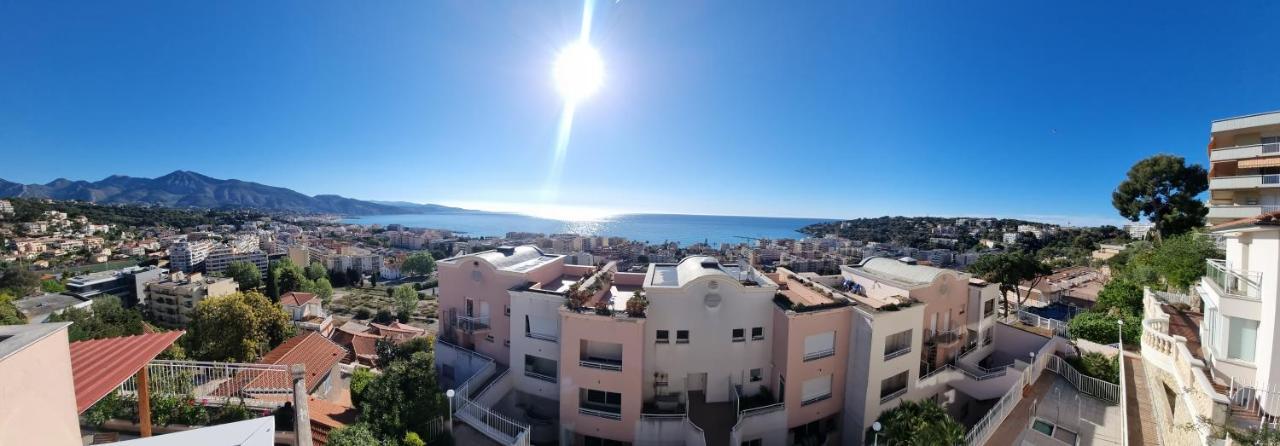 Dernier Etage D'Une Maison Roquebrune-Cap-Martin Dış mekan fotoğraf
