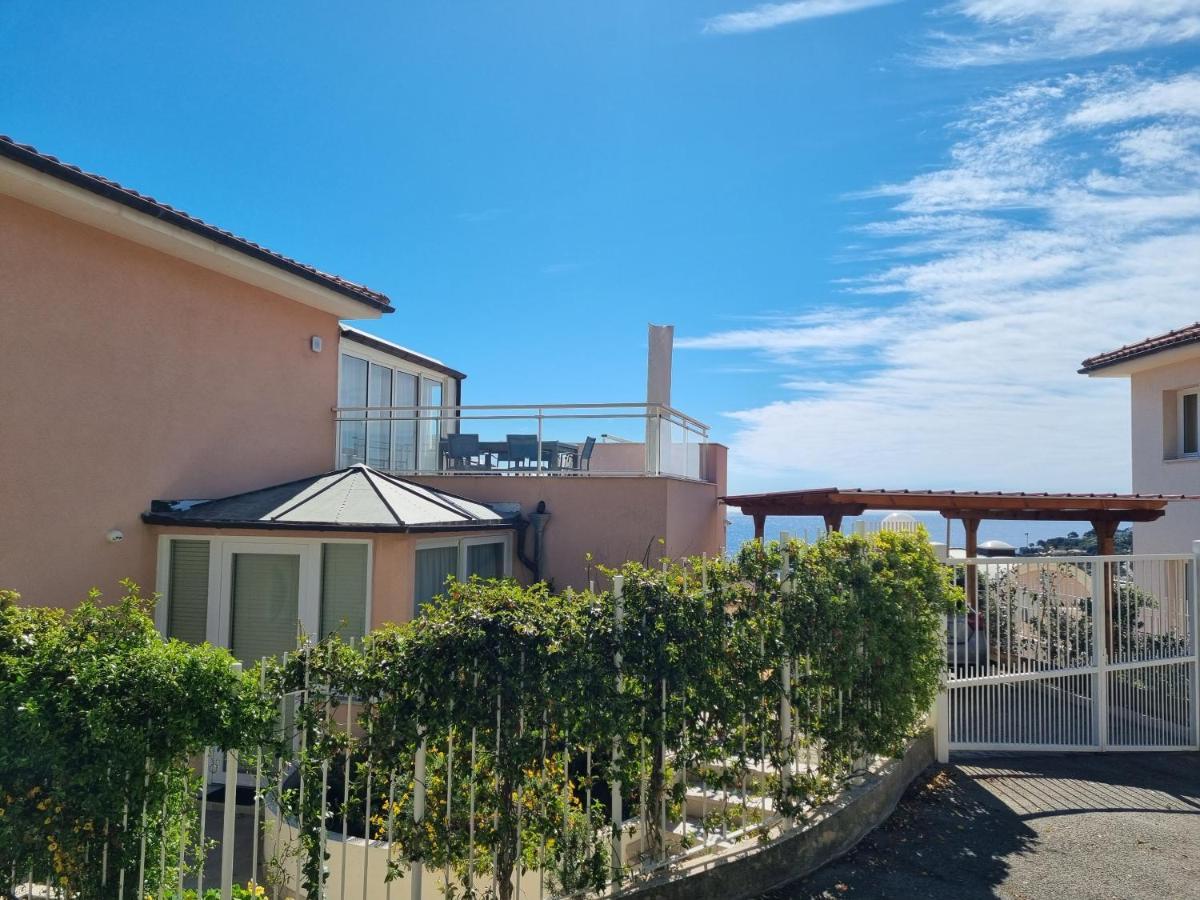Dernier Etage D'Une Maison Roquebrune-Cap-Martin Dış mekan fotoğraf